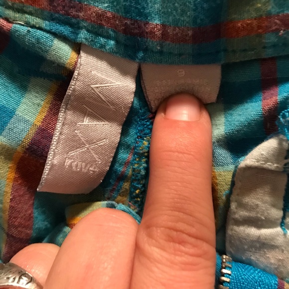 Shorts - Picture 3 of 3